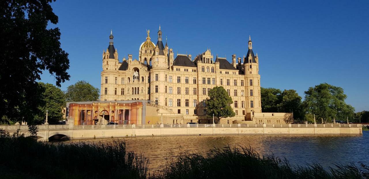 Ferienwohnung Am Schweriner See Raben Steinfeld Kültér fotó